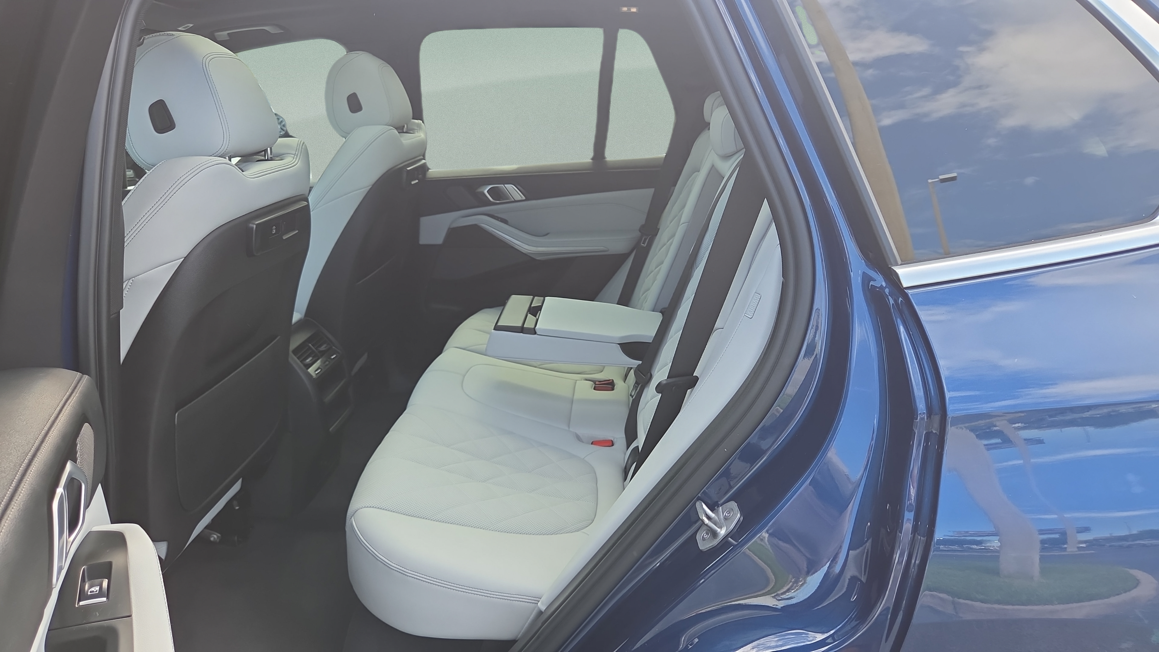 Certified 2023 BMW X5 sDrive40i w/ Premium Package RWD image 11