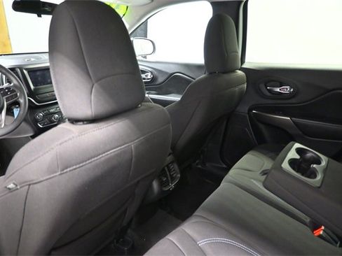 Used 2020 Jeep Cherokee Latitude image 11