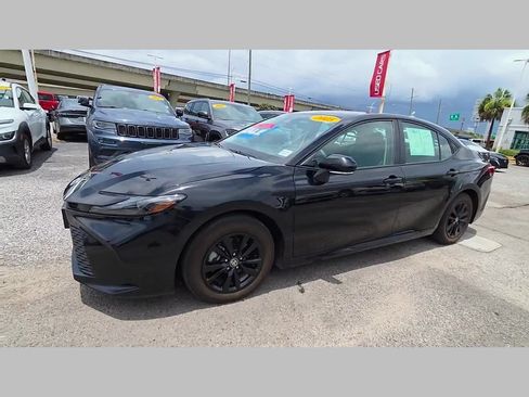 Used 2025 Toyota Camry LE FWD image 32