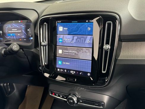 New 2025 Volvo XC40 B5 Ultra w/ Protection Package Premier image 9