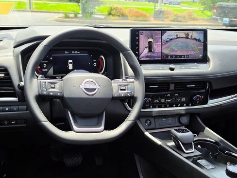 Used 2025 Nissan Rogue SL w/ Tech Package AWD/4WD image 38