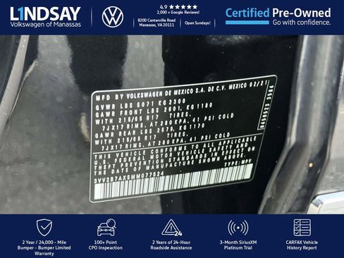 Used 2021 Volkswagen Tiguan SE w/ Panoramic Sunroof Package image 26