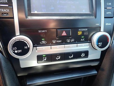 Used 2012 Toyota Camry SE FWD image 20