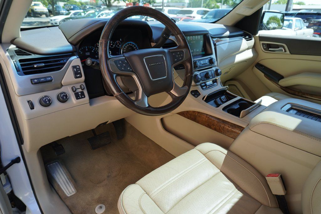 Used 2017 GMC Yukon Denali w/ Open Road Package AWD/4WD image 11