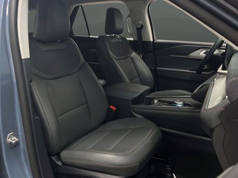 Certified 2026 Ford Explorer Active w/ Active Comfort Package AWD/4WD image 24