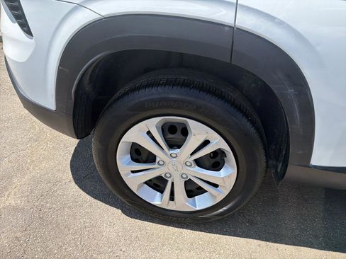 Used 2024 Chevrolet Trax LS w/ Driver Confidence Package FWD image 5