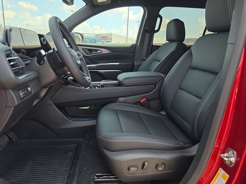 New 2027 Chevrolet Traverse LT w/ Midnight/Sport Edition FWD image 10