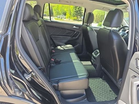 Used 2022 Volkswagen Tiguan SE w/ Panoramic Sunroof Package AWD/4WD image 13
