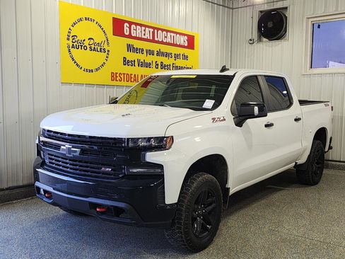 Used 2020 Chevrolet Silverado 1500 LT Trail Boss AWD/4WD image 3
