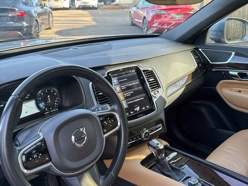 Used 2018 Volvo XC90 T6 Momentum w/ Convenience Package image 23