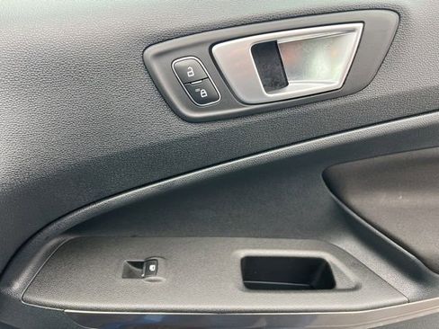Used 2019 Ford EcoSport SE image 33