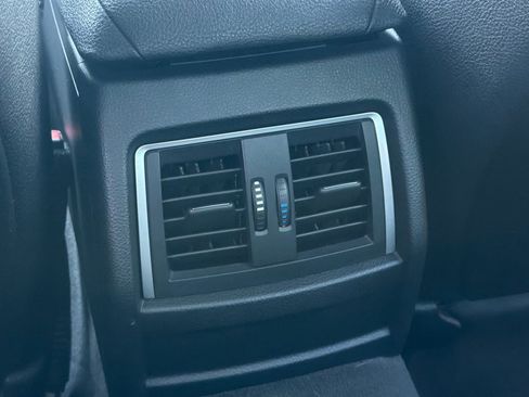 Used 2016 BMW 320i Sedan image 16