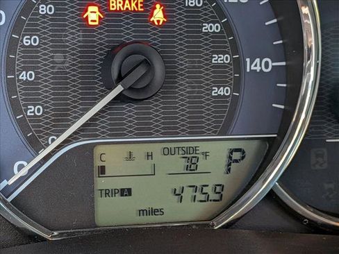 Used 2015 Toyota Corolla LE image 3