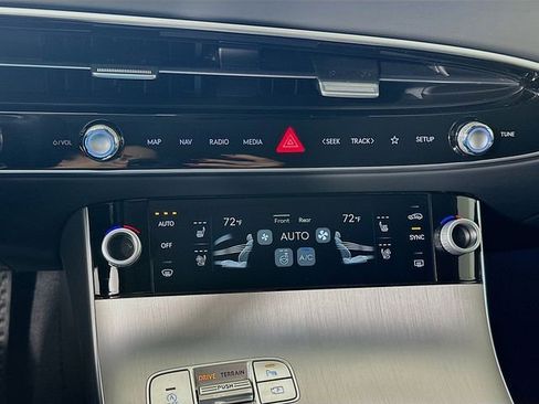 New 2026 Genesis GV70 2.5T Advanced AWD/4WD image 14