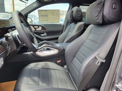 New 2025 Mercedes-Benz GLS 580 4MATIC image 4
