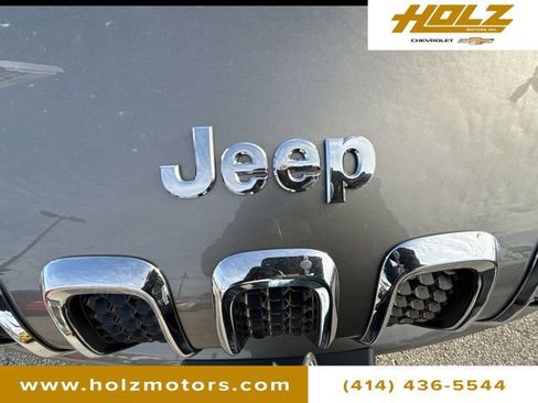 Used 2018 Jeep Cherokee Limited image 29