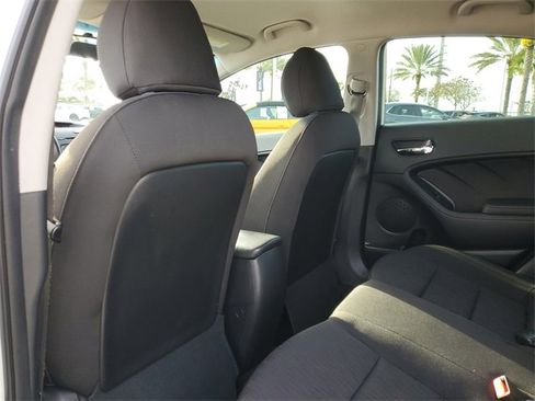 Used 2016 Kia Forte LX image 10
