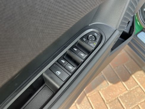 Used 2026 MINI Cooper 4-Door Hardtop FWD image 8