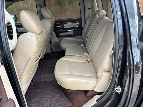 Used 2016 RAM 1500 Laramie w/ Convenience Group AWD/4WD image 9
