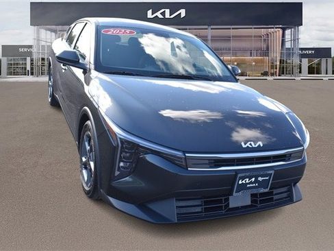 New 2025 Kia K4 LXS image 9