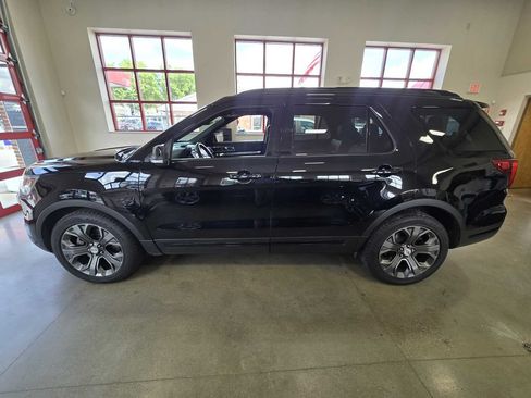 Used 2018 Ford Explorer Sport w/ Equipment Group 401A AWD/4WD image 4