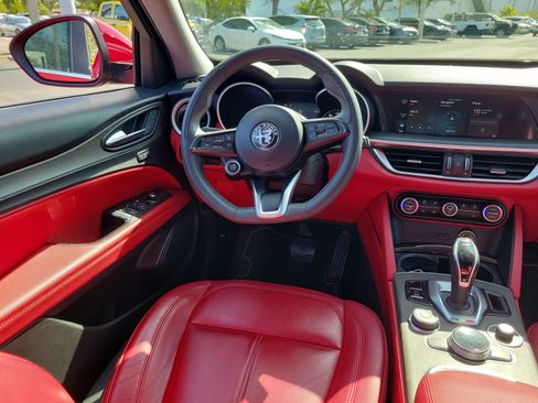 Used 2020 Alfa Romeo Stelvio Ti AWD/4WD image 17