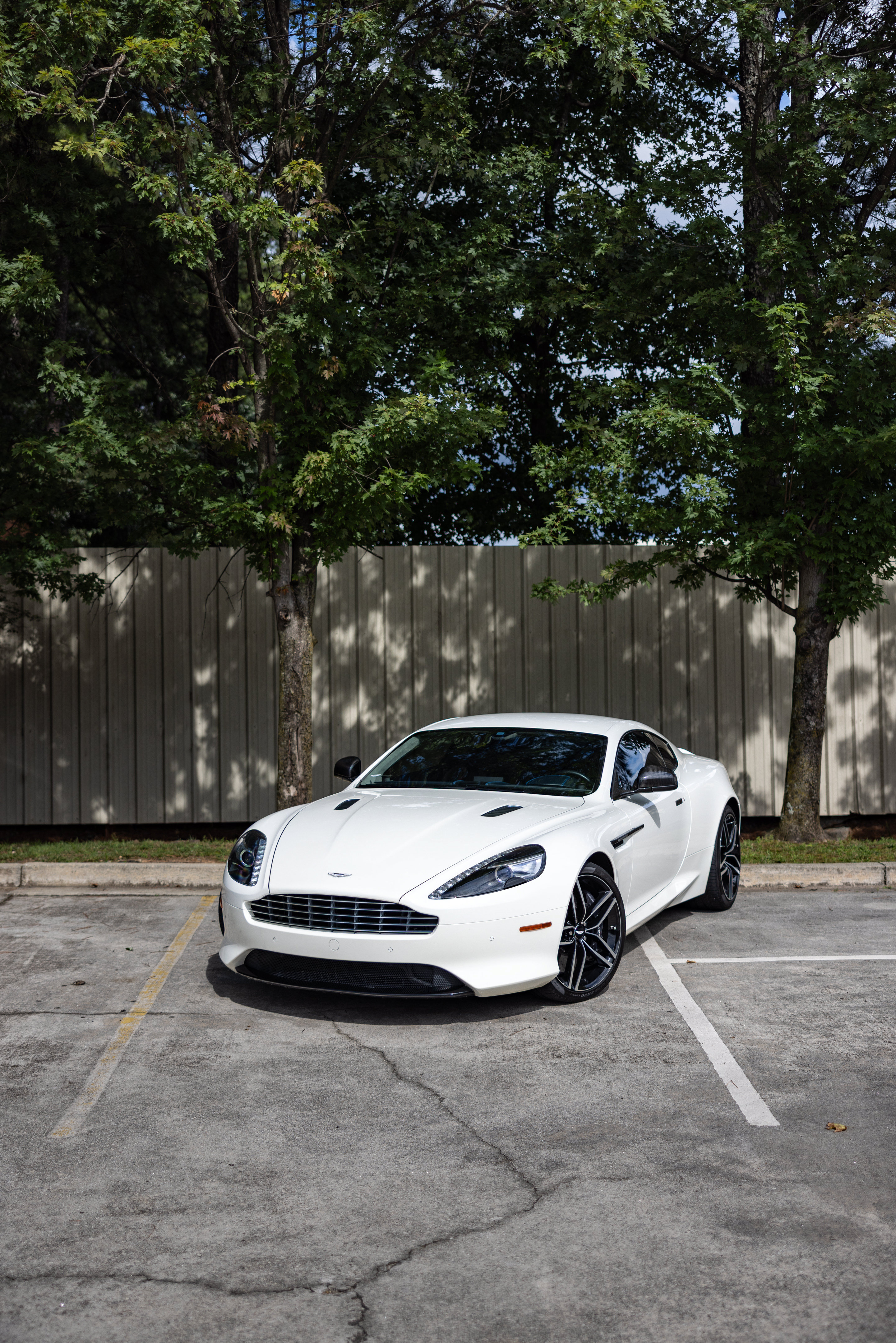 Used 2016 Aston Martin DB9 GT RWD image 2