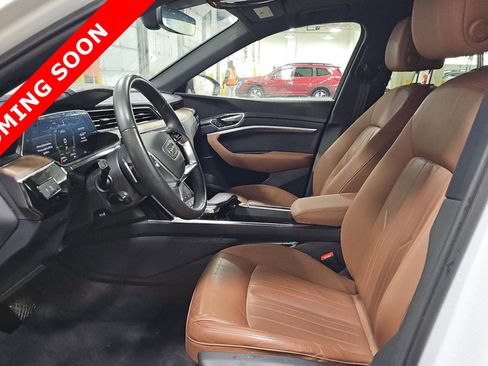 Used 2021 Audi e-tron Premium image 6