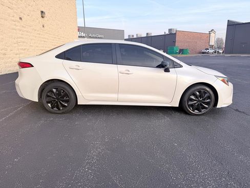 Used 2020 Toyota Corolla LE image 6