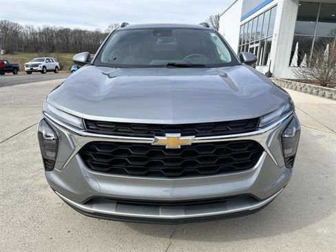 Used 2024 Chevrolet Trax LT image 9