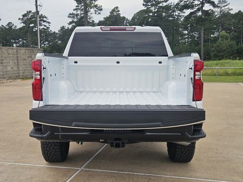 New 2026 Chevrolet Silverado 1500 Custom Trail Boss w/ LPO, Dark Essentials Package AWD/4WD image 8