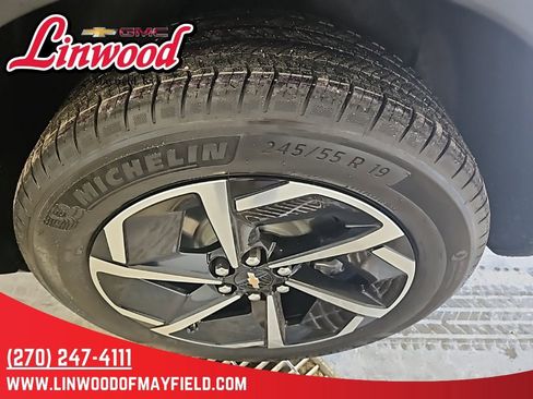 New 2026 Chevrolet Equinox EV LT image 7