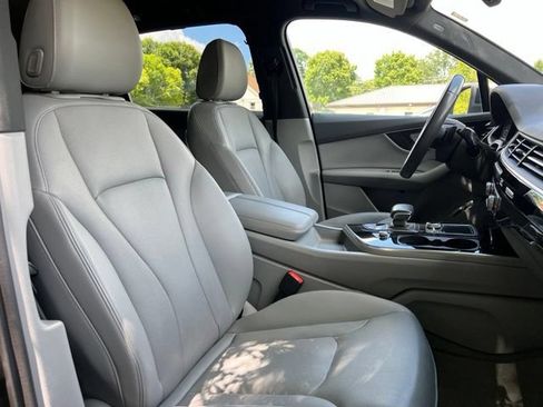 Used 2018 Audi Q7 3.0T Prestige w/ Prestige Package AWD/4WD image 25
