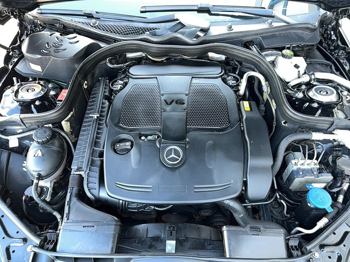 Used 2014 Mercedes-Benz E 350 4MATIC Sedan image 31