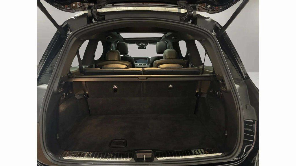 Used 2025 Mercedes-Benz GLS 450 4MATIC image 32