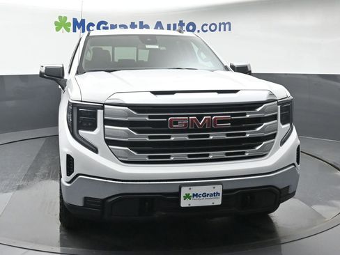 New 2026 GMC Sierra 1500 SLE image 4