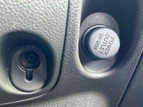Used 2011 Nissan Cube 1.8 SL w/ Interior Illumination Pkg FWD image 30