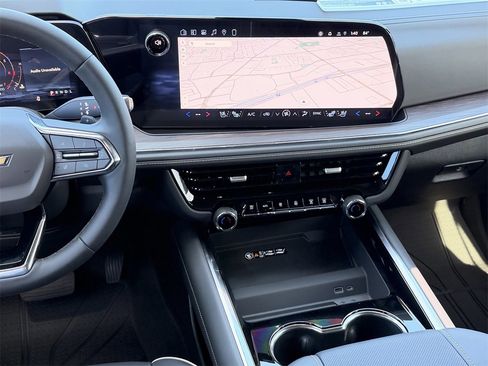 New 2026 Chevrolet Suburban Premier image 15