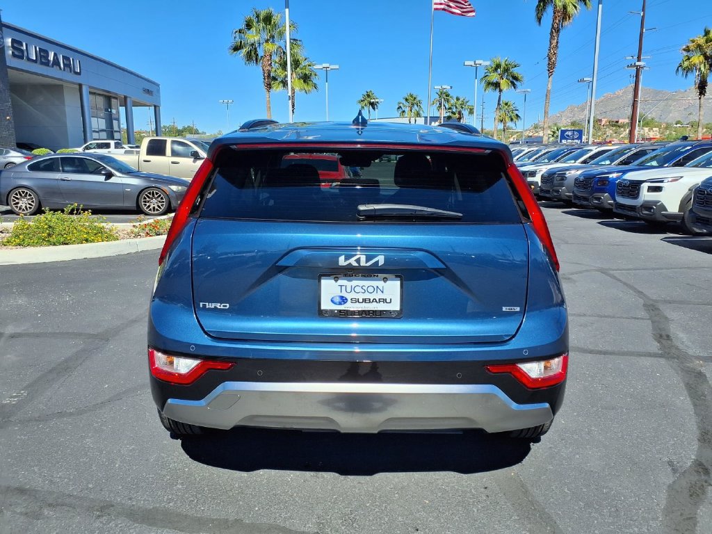Used 2025 Kia Niro FWD image 12