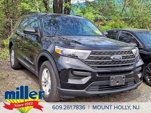 Used 2023 Ford Explorer XLT image 1