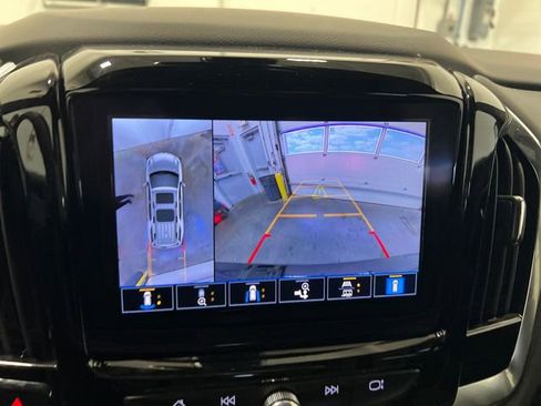 Used 2023 Chevrolet Traverse Premier image 15