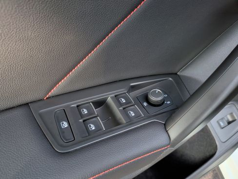 Used 2024 Volkswagen Tiguan Wolfsburg Edition w/ Panoramic Sunroof Package image 28