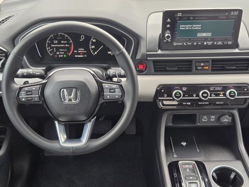 Certified 2024 Honda Pilot Touring image 23