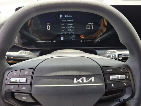 Certified 2025 Kia K4 FWD image 28