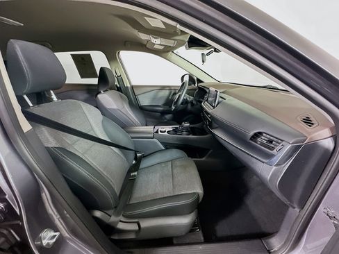 Used 2021 Nissan Rogue S image 31