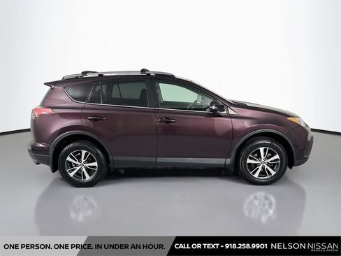 Used 2018 Toyota RAV4 XLE w/ Plus Extra Value Package AWD/4WD image 4