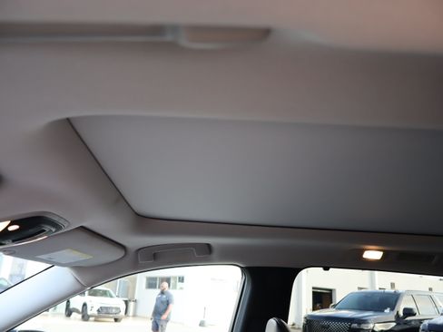 Used 2023 INFINITI QX60 Luxe AWD/4WD image 19