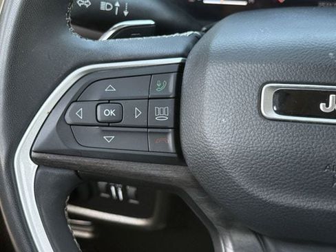 Used 2023 Jeep Grand Cherokee L Limited RWD image 13