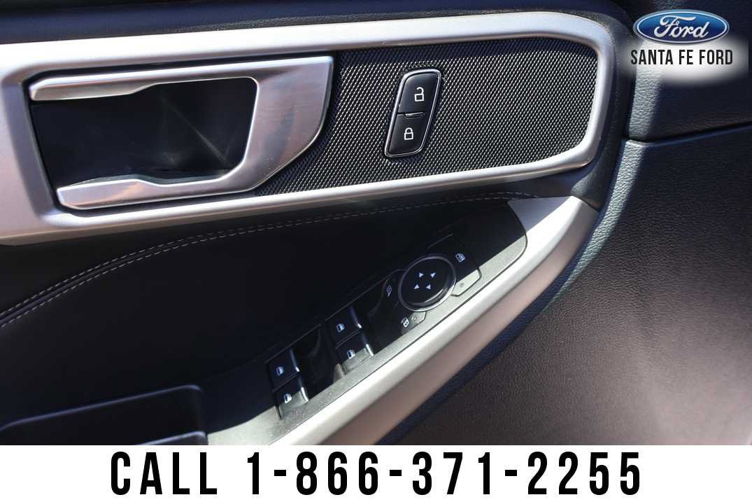 Used 2024 Ford Explorer XLT w/ Equipment Group 202A AWD/4WD image 18