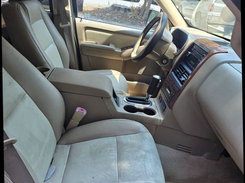 Used 2009 Ford Explorer Eddie Bauer RWD image 6
